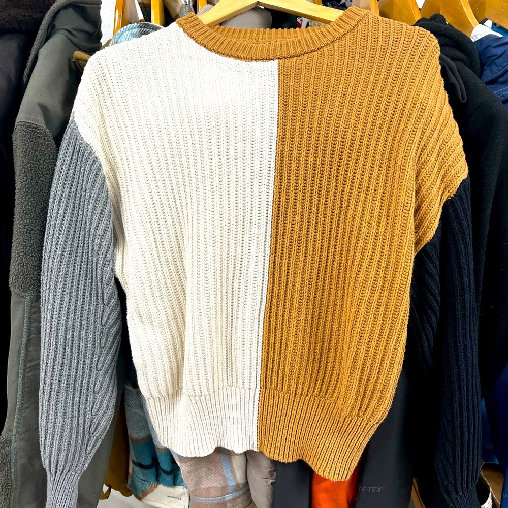 Cute sweater bundle! Warm and cozy stylish two sweater combo